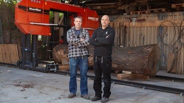 Två tyska snickare inrättade en verkstad för utbildning i design av trämöbler